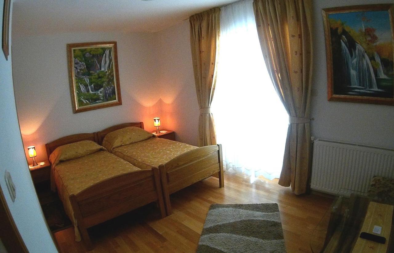 Plitvice Pension Perisic Korenica Exteriör bild